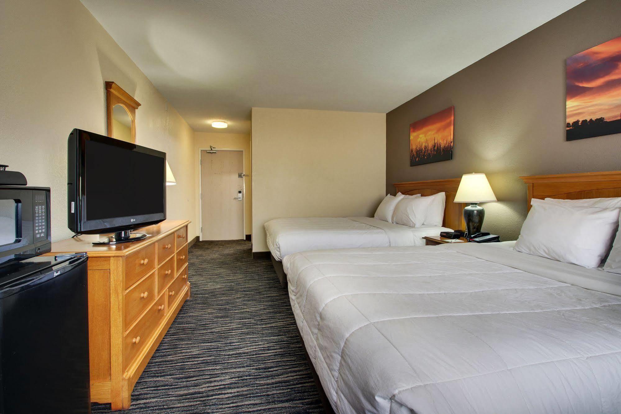 Everspring Inn & Suites Oskaloosa Exteriér fotografie