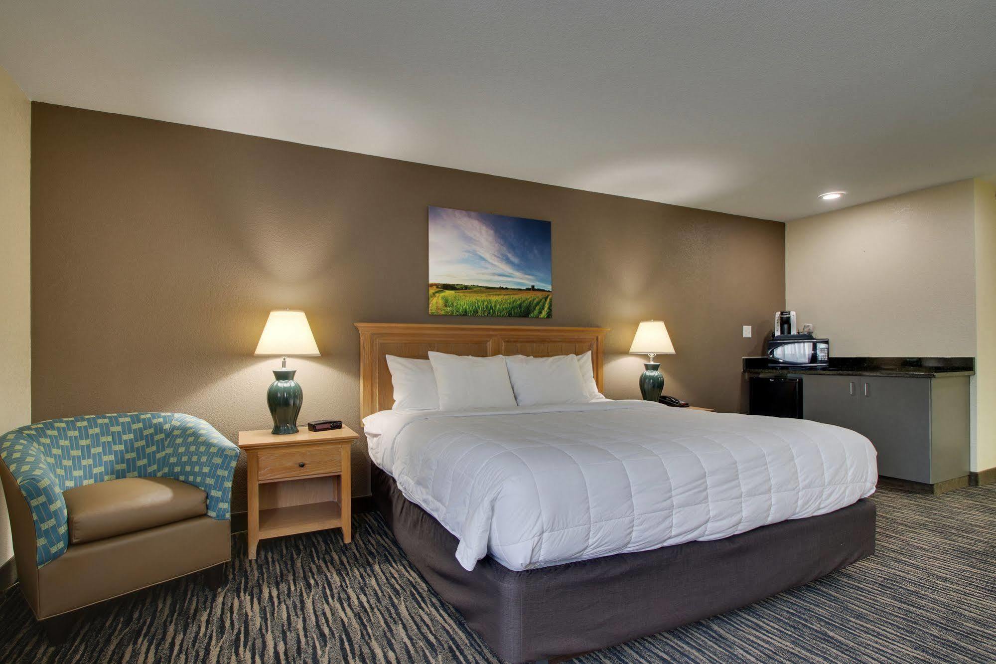 Everspring Inn & Suites Oskaloosa Exteriér fotografie